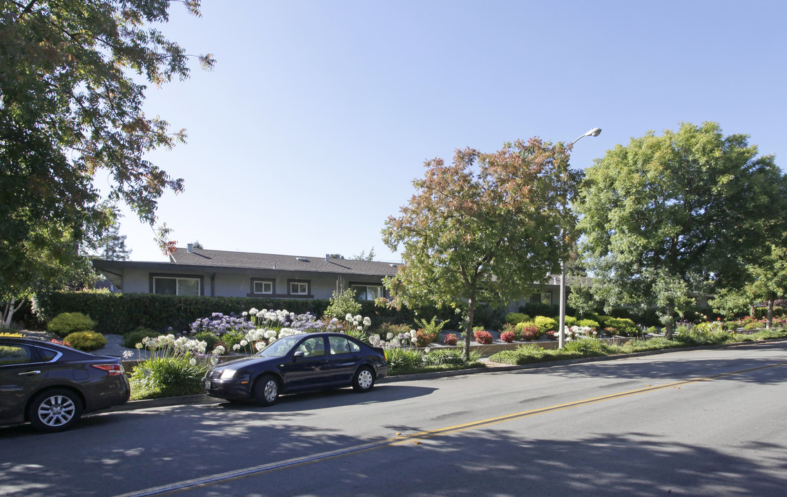 Ponderosa Apartments in Sunnyvale, CA - Building Photo