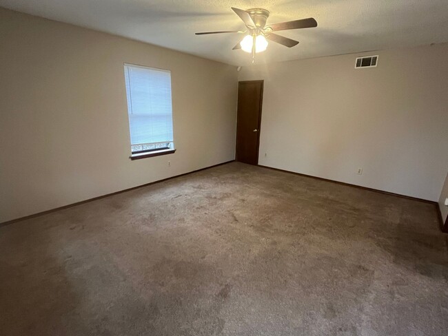 1117 University Dr in Russellville, AR - Building Photo - Building Photo