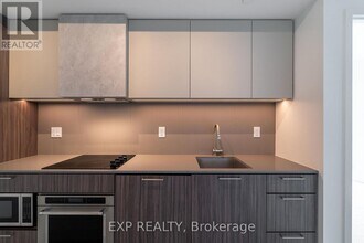 19 Western Battery Rd in Toronto, ON - Building Photo - Building Photo