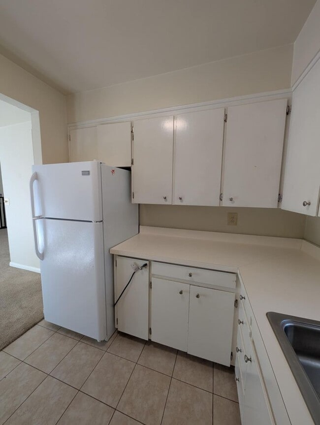 2941 Regina Wy in Sacramento, CA - Building Photo - Building Photo