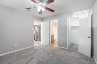 Lake Houston Pines in Houston, TX - Building Photo - Interior Photo