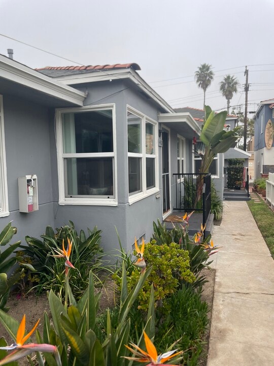 4982 Cape May Ave in San Diego, CA - Building Photo