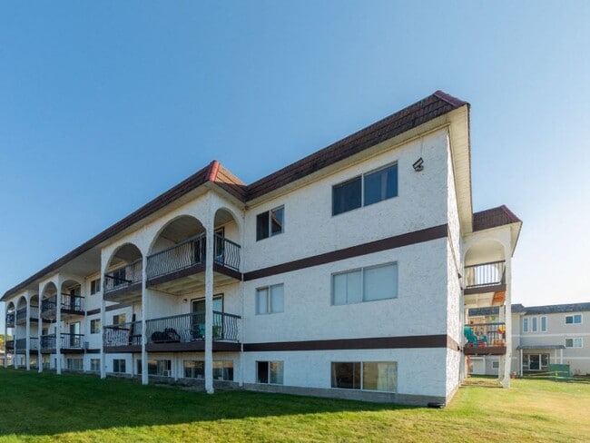 Pinegrove Apartments in Prince George, BC - Building Photo - Building Photo