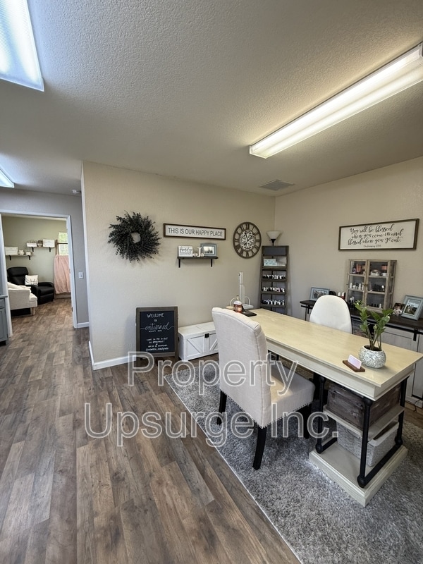 3400 Bechelli Ln in Redding, CA - Building Photo - Building Photo