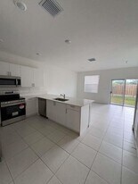 29240 SW 163rd Ct in Homestead, FL - Building Photo