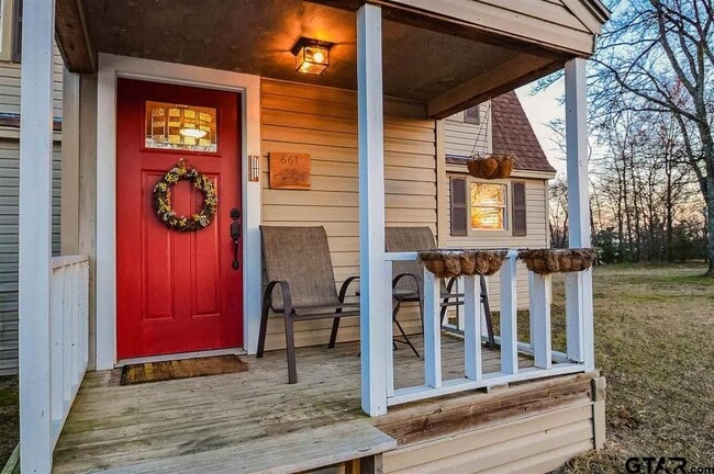 property at 661 Private Rd 7422