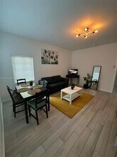 1450 Meridian Ave in Miami Beach, FL - Building Photo - Building Photo