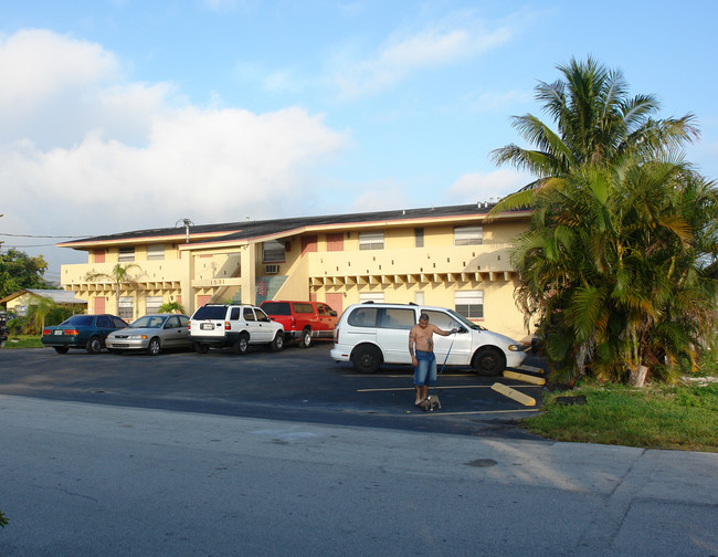 1531 SW 44th Ave in Fort Lauderdale, FL - Building Photo - Building Photo