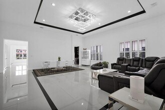 2952 NW 84th Ter in Pembroke Pines, FL - Building Photo - Building Photo