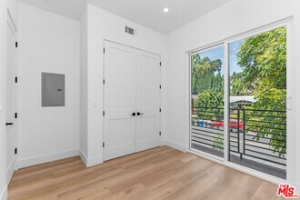 1821 Ashmore Pl in Los Angeles, CA - Building Photo - Building Photo