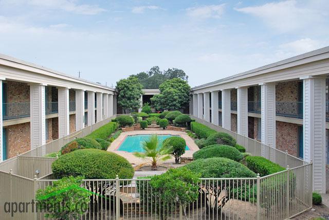 Lantern Village in Houston, TX - Building Photo