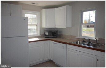 3735 West Ox Rd in Fairfax, VA - Building Photo - Building Photo