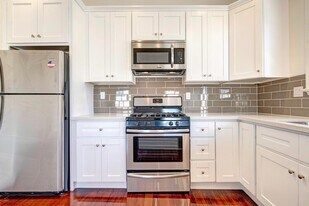 2801 San Marino St, Unit 6 in Los Angeles, CA - Building Photo