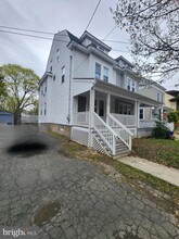 244 Hillcrest Ave in Trenton, NJ - Foto de edificio - Building Photo
