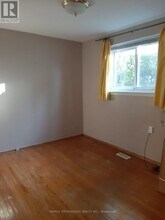 3 Lisburn Crescent in Toronto, ON - Building Photo - Building Photo