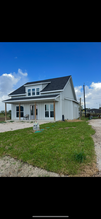 360 Club Oak Ln in Rockport, TX - Building Photo