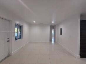540 NE 67th St in Miami, FL - Building Photo - Building Photo