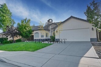 774 Applegate Ave in Clovis, CA - Building Photo - Building Photo