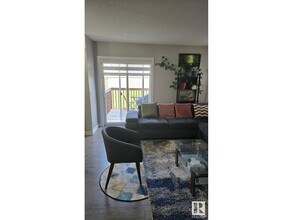 1105-133A 33a St NW in Edmonton, AB - Building Photo - Building Photo