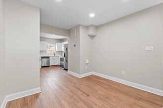 324 W 29th St in Baltimore, MD - Foto de edificio - Building Photo