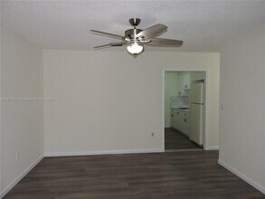 681 NE 3rd Pl in Hialeah, FL - Building Photo - Building Photo
