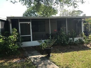 583 7th Pl, Unit 583 in Vero Beach, FL - Building Photo - Building Photo