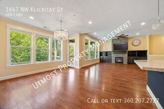 1647 NW Klickitat St in Camas, WA - Building Photo - Building Photo