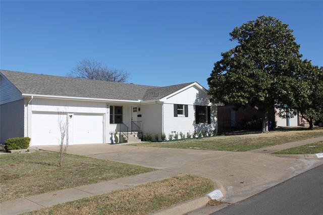 9016 Hackney Ln in Dallas, TX - Building Photo