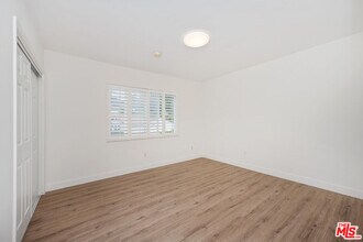 22601 Dardenne St in Calabasas, CA - Building Photo - Building Photo