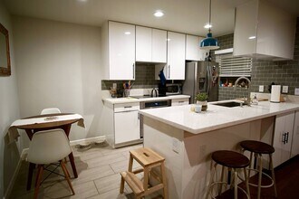 3110 Red River Street, Unit #303 in Austin, TX - Foto de edificio - Building Photo