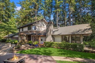 3720 131st Ave NE in Bellevue, WA - Building Photo - Building Photo