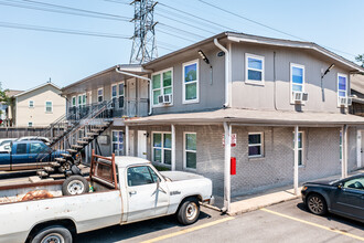 Elysian Apartments in Houston, TX - Building Photo - Building Photo