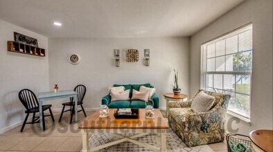 11594 1st Ave in Punta Gorda, FL - Foto de edificio - Building Photo