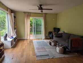 5404 SE Malden Dr in Portland, OR - Building Photo - Building Photo