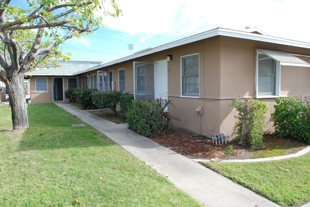 457 N Glassell St in Orange, CA - Building Photo