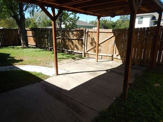 7121 Conley St in Houston, TX - Building Photo - Building Photo