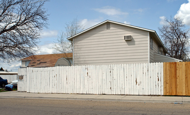 304-312 E Florida Ave in Nampa, ID - Building Photo - Building Photo