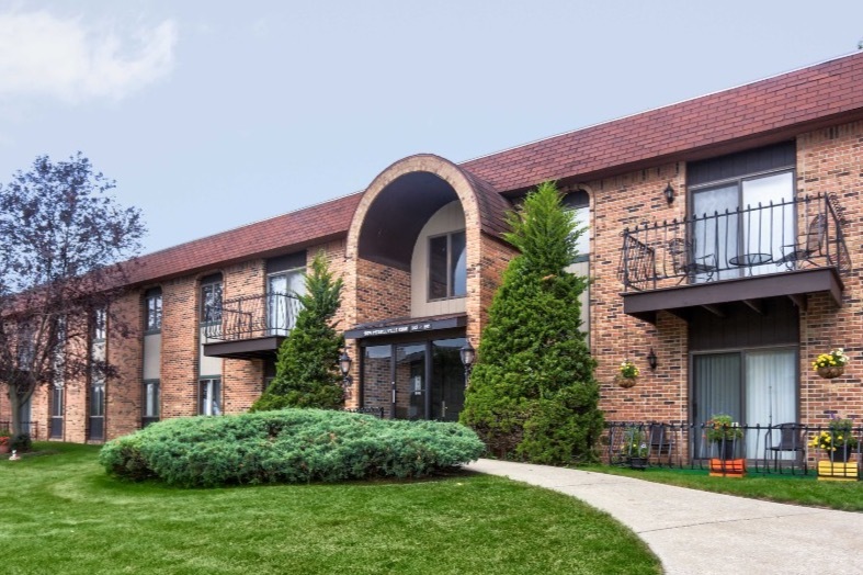 Fountain View Apartments in Crown Point, IN - Building Photo