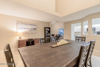 11060 Wandering Oaks Dr in Jacksonville, FL - Building Photo - Building Photo