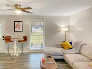 5282 Maple Valley Rd SW in Mableton, GA - Building Photo - Building Photo