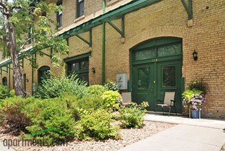 FreightYard Townhomes and Flats in Minneapolis, MN - Building Photo - Building Photo