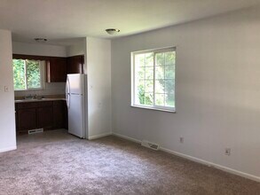 33 Poplar Ter, Unit 10 in Delaware, OH - Foto de edificio - Building Photo