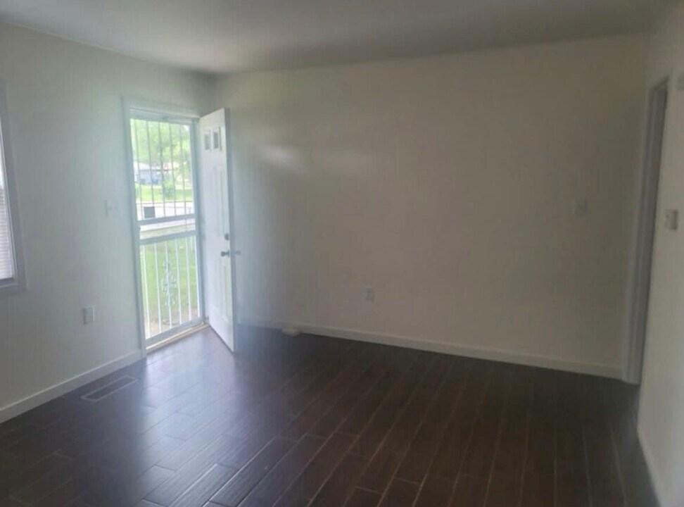 237 Ridgeland Ave in Michigan City, IN - Building Photo