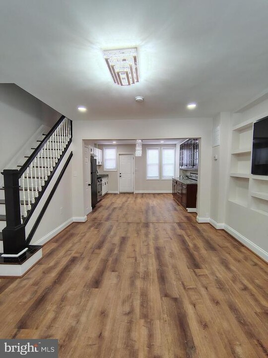 2664 W Franklin St in Baltimore, MD - Building Photo