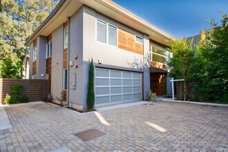 2088 Channing Ave in Palo Alto, CA - Building Photo - Building Photo