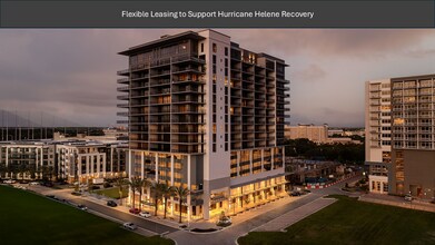 Park & Main in St. Petersburg, FL - Foto de edificio - Building Photo