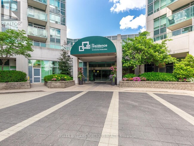 16-316 Harrison Garden Blvd in Toronto, ON - Building Photo - Building Photo