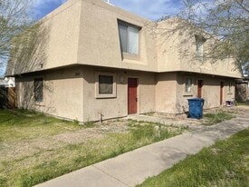 2247 S Apache Dr in Apache Junction, AZ - Building Photo