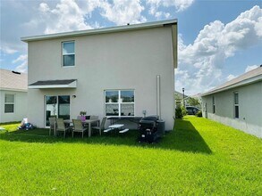 5522 Oxford Gray Rd in Zephyrhills, FL - Building Photo - Building Photo