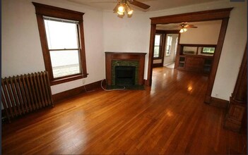 1076 Ashland Ave in St. Paul, MN - Foto de edificio - Building Photo